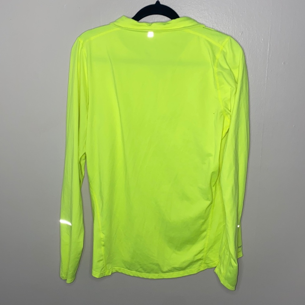 🎱Adorable Neon yellow Nike pullover! - Picture 7 of 8